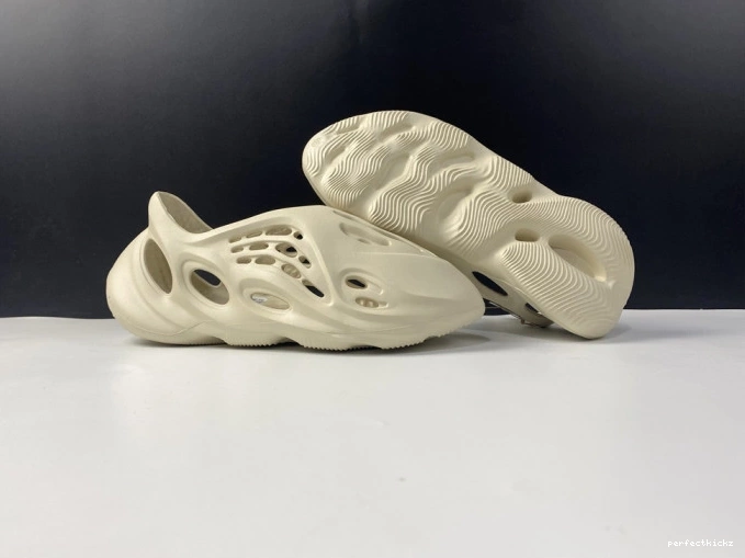 Yeezy FY4567 Foam Sand Adidas RNNR 0807